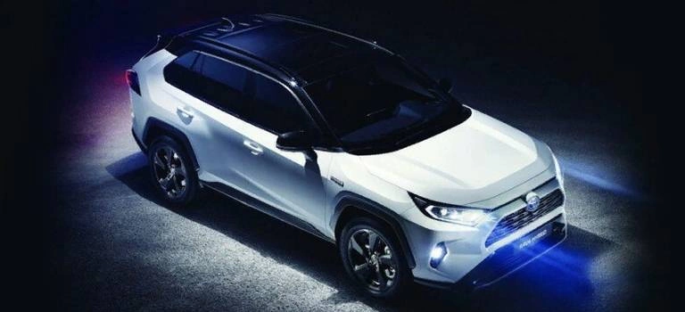 Toyota представила в Нью-Йорке новое поколение RAV4