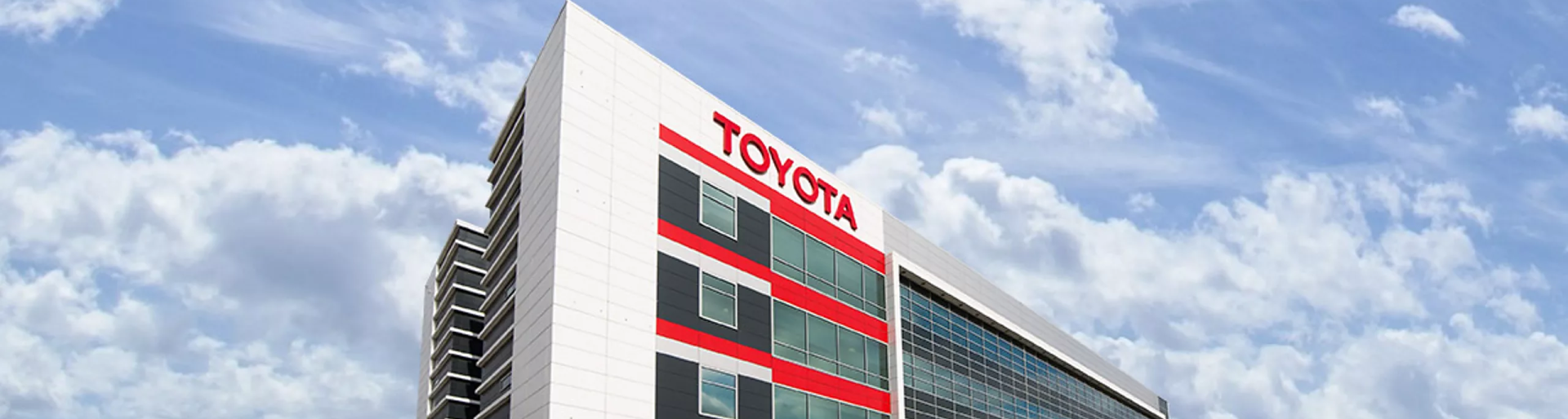 Изображение на странице TOYOTA ПОДВЕЛА ИТОГИ ПРОДАЖ В РОССИИ ЗА 2021 ГОД Тойота Центр Екатеринбург Юг